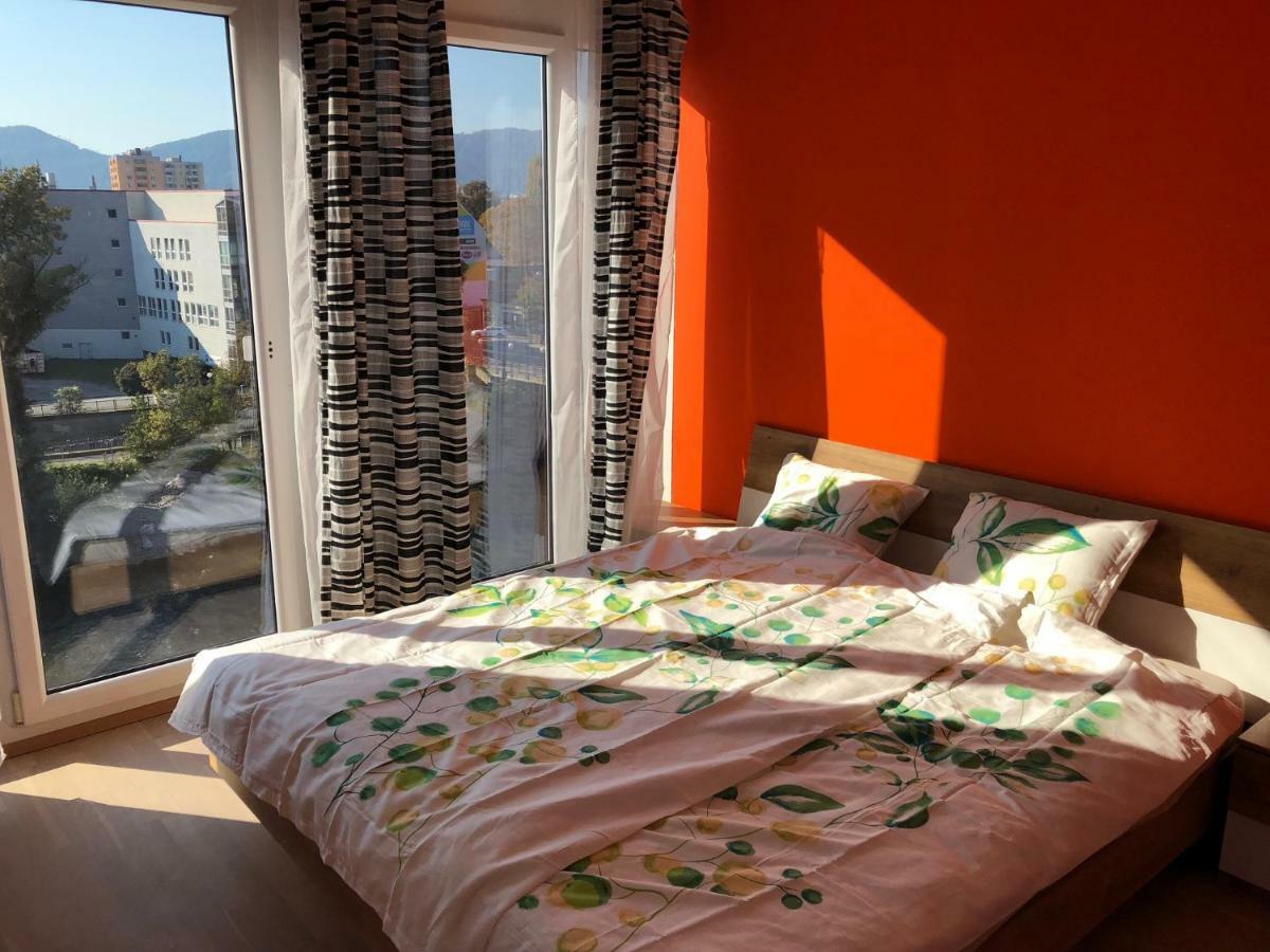 Kmheim, Cozy 103M2 Apartment, With 3 Bedroom And Covered Free Parking Place, Close To City Center グラーツ エクステリア 写真