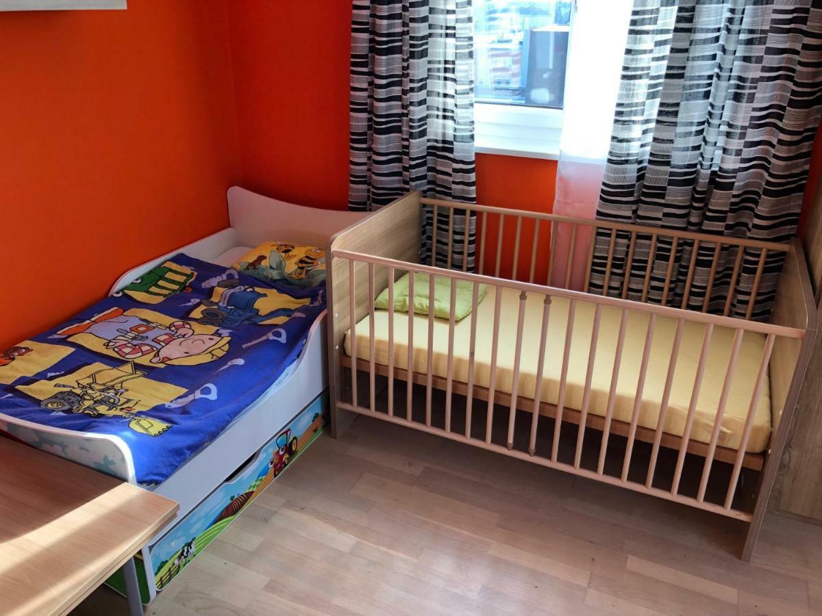 Kmheim, Cozy 103M2 Apartment, With 3 Bedroom And Covered Free Parking Place, Close To City Center グラーツ エクステリア 写真