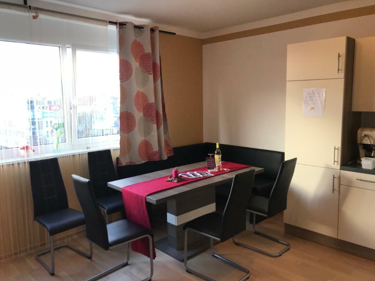 Kmheim, Cozy 103M2 Apartment, With 3 Bedroom And Covered Free Parking Place, Close To City Center グラーツ エクステリア 写真